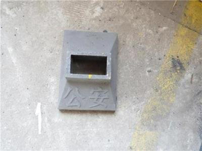 铸铁马路墩-铸铁路障